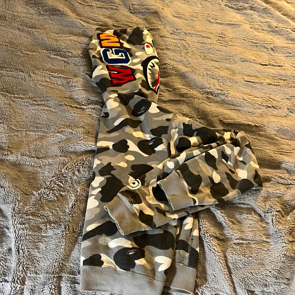 RARE BAPE HOODIE SIZE SMALL
